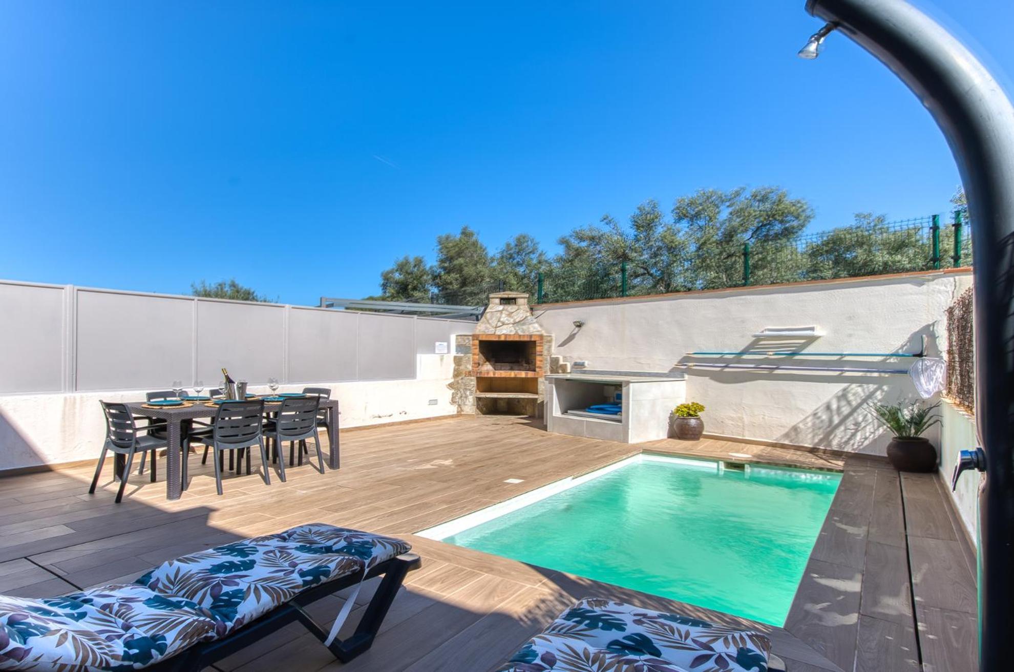 Casa Praga Villa Roses Exterior photo
